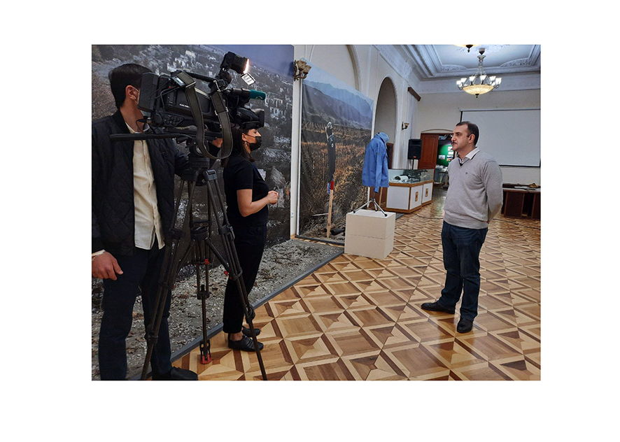 Сотрудник музея дал интервью телеканалу АТВ