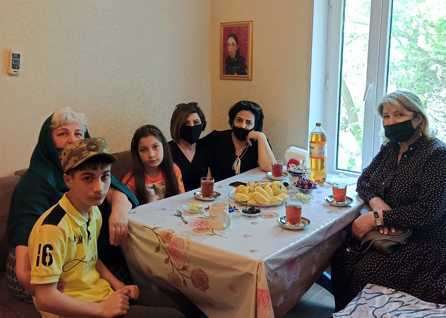 Женский совет музея встретился с семьей женщины-шехида Отечественной войны Аресты Бахышовой