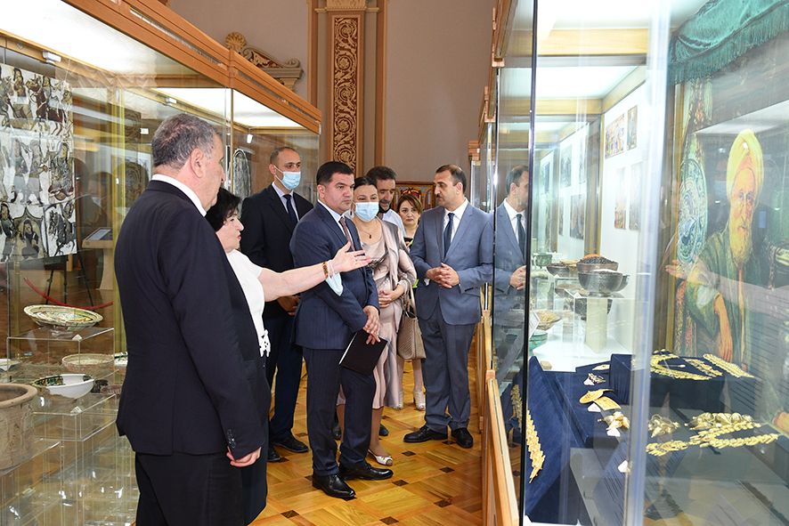 Состоялась церемония открытия выставки «Низами Гянджеви и государство Атабеков Азербайджана»