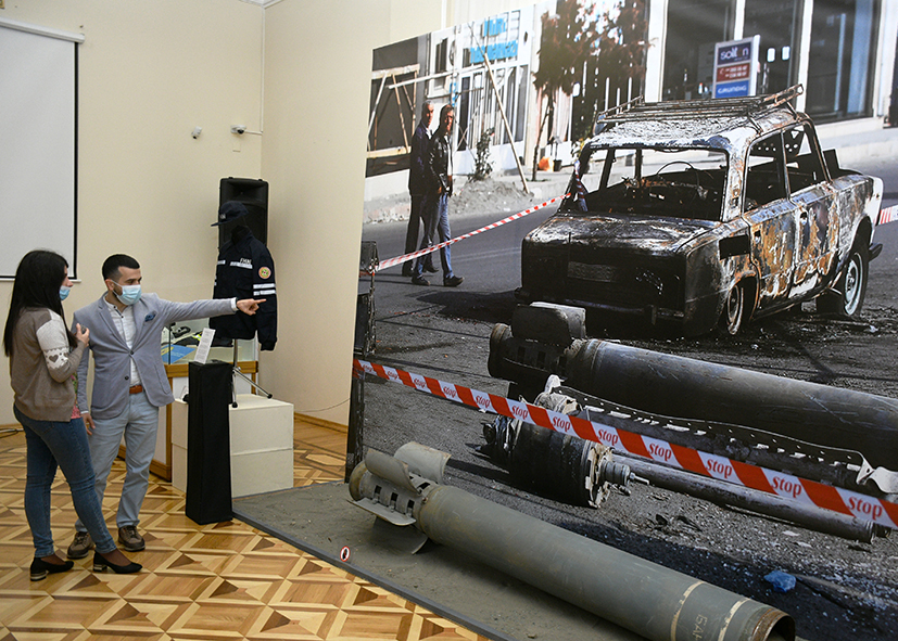 Фотокомпозиция ракетного удара со стороны Армении по Барде  на фотовыставке музея