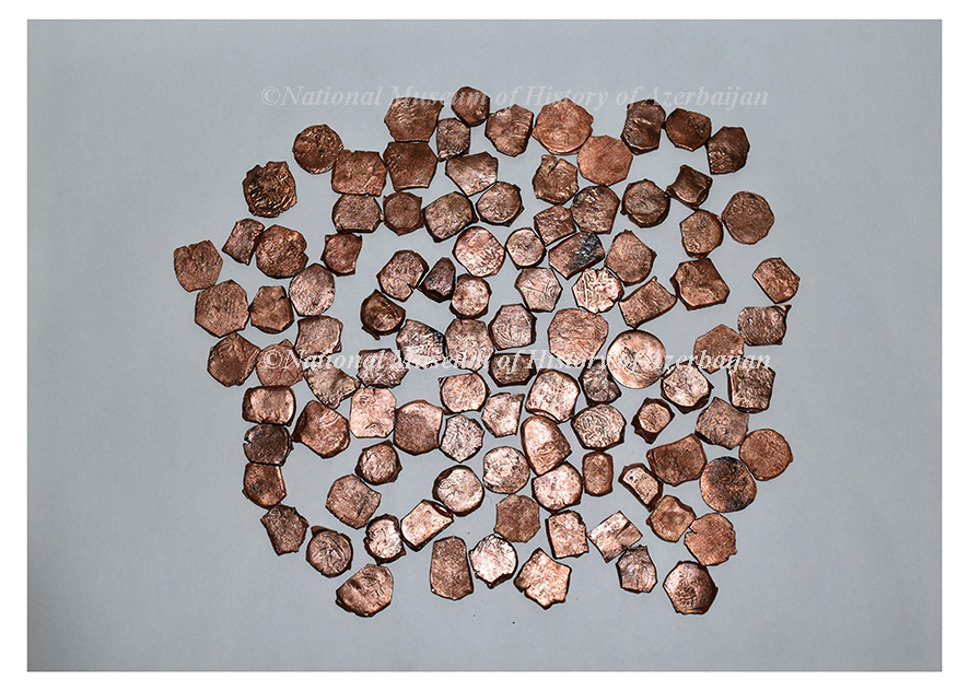 Реставрированы монеты периода Атабеев Азербайджана