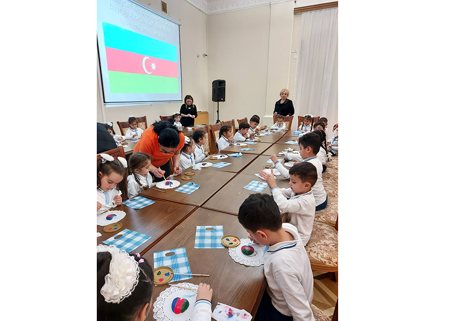 В музее прошёл мастер-класс «Знамя Победы», посвященный Дню Государственного Флага