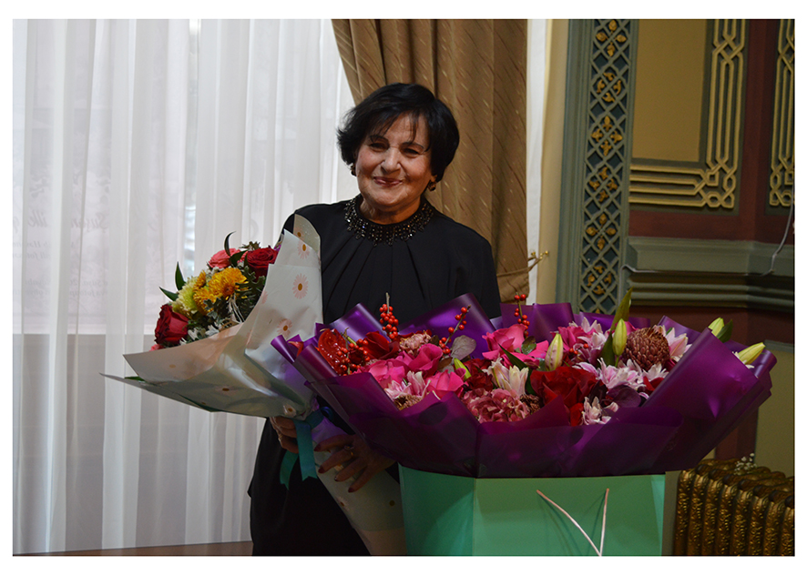 Поздравляем академика Наилю Велиханлы с днем рождения