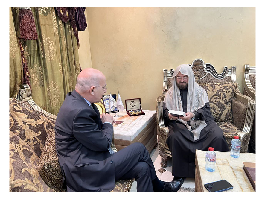 Книгу сотрудника музея преподнесли Генеральному секретарю Всемирной лиги мусульманских ученых в Катаре