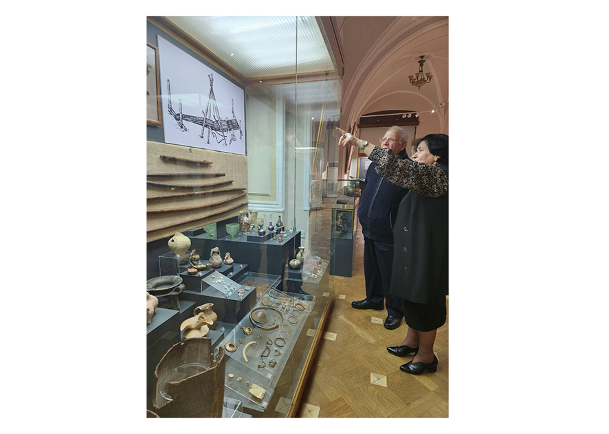 Общественно-политический деятель Гасан Гасанов ознакомился с вновь созданной экспозицией музея