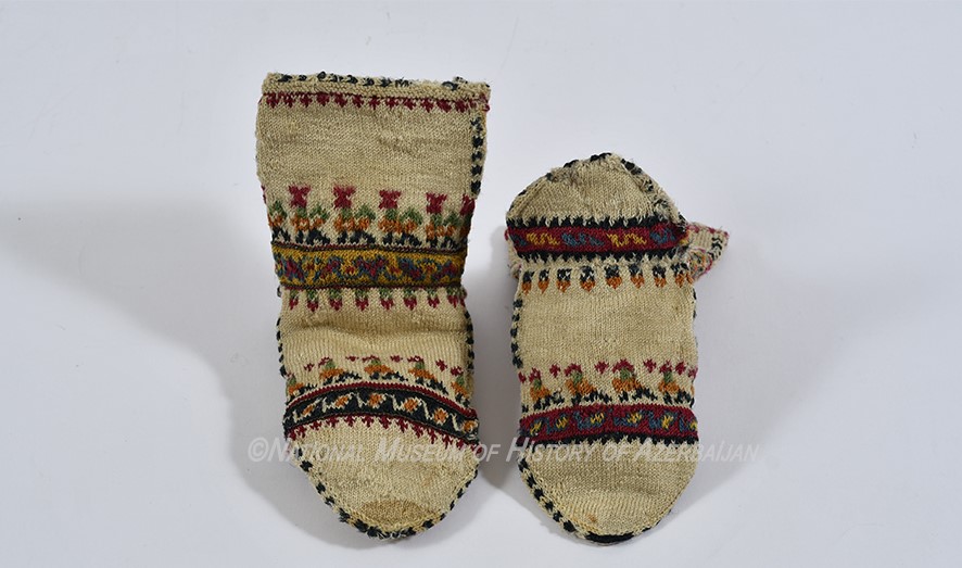 Представленный носочек из этнографической коллекции музея восстановлен в первоначальном виде